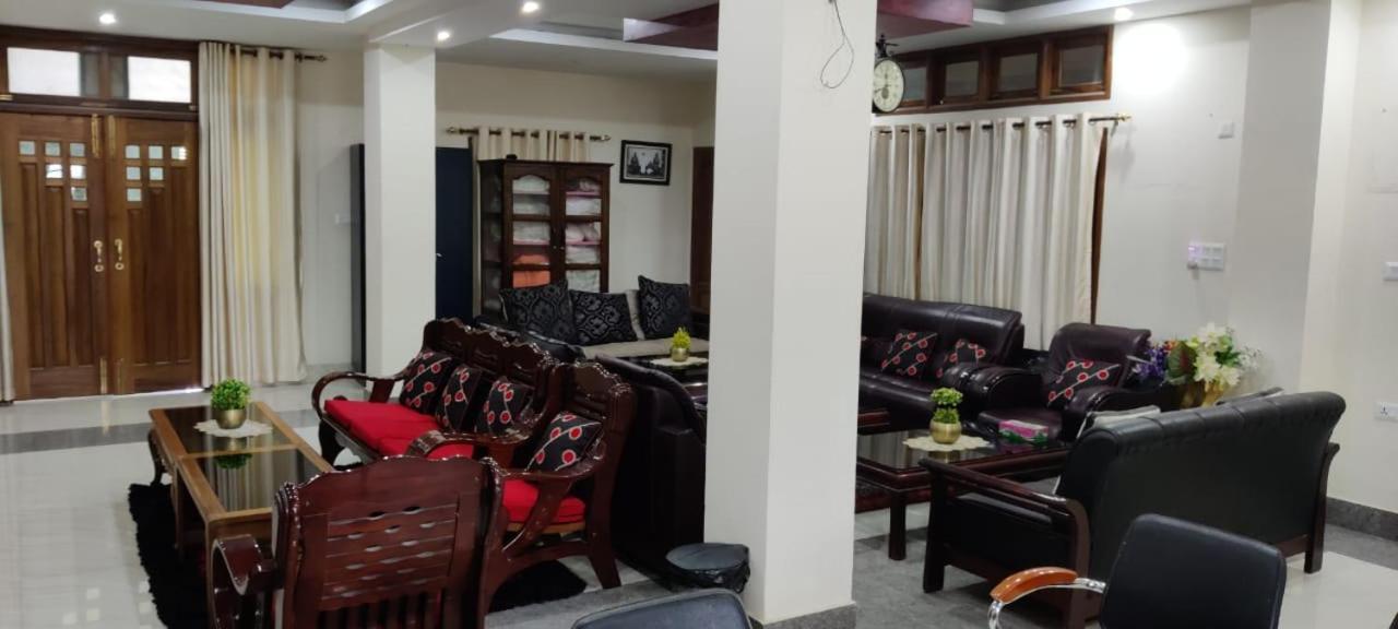 Iranyai Homestay Imphal Eksteriør bilde