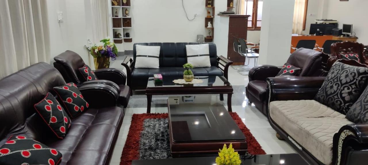 Iranyai Homestay Imphal Eksteriør bilde
