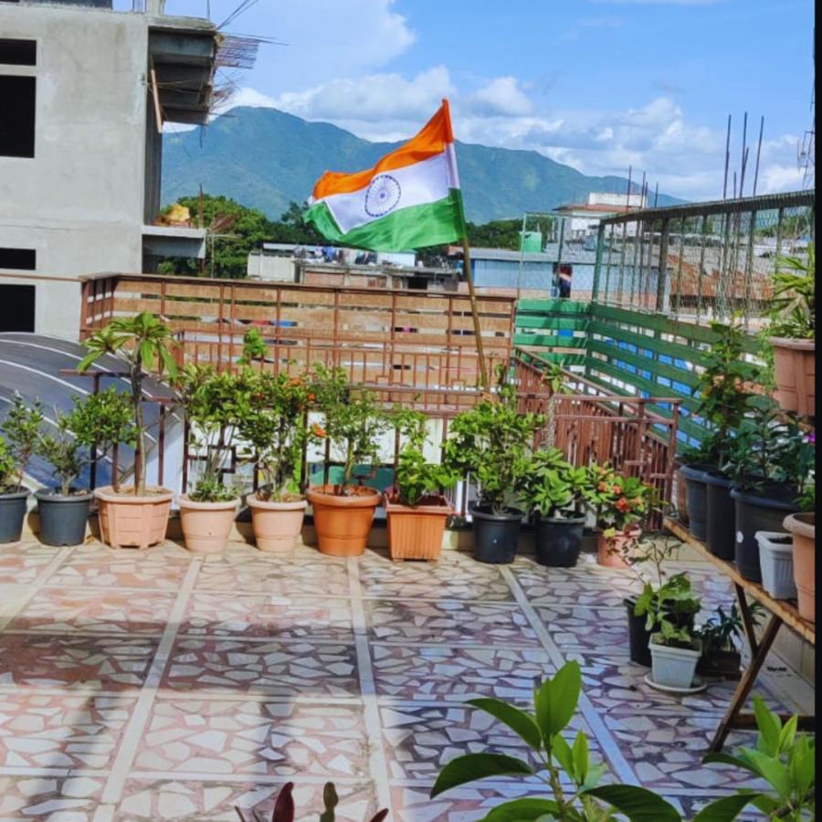 Iranyai Homestay Imphal Eksteriør bilde